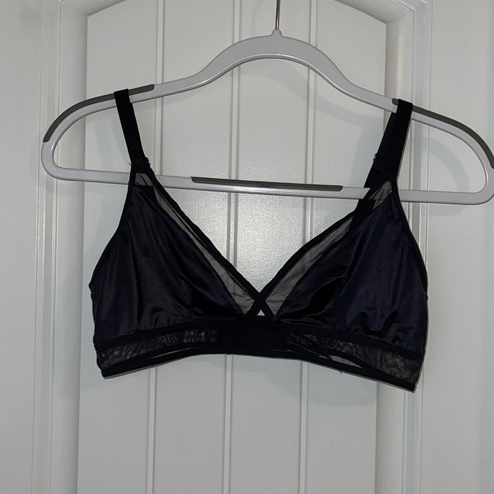 Victoria’s Secret Silk and mesh unlined no wire bra. Size medium